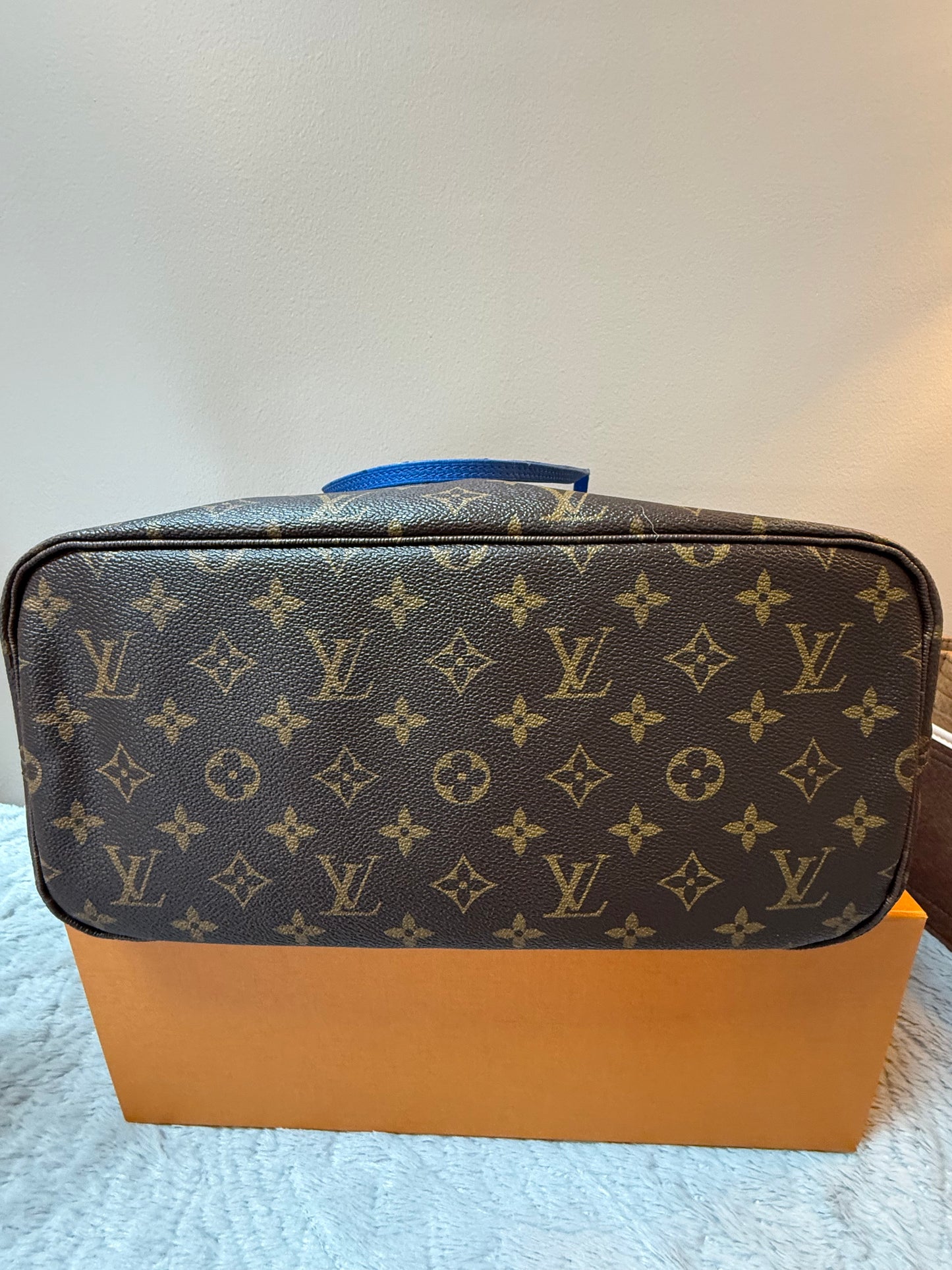 Louis Vuitton Limited Edition MM Neverfull- Great Deal