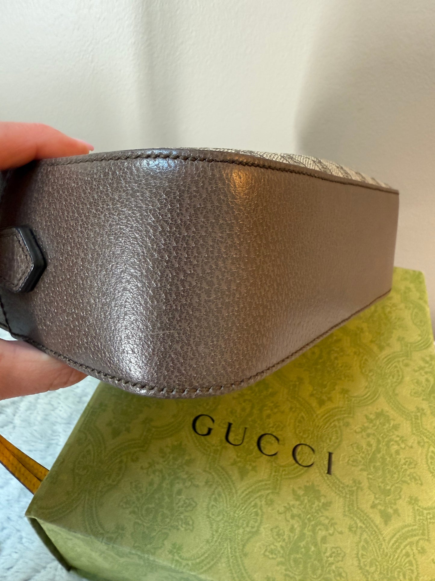 Gucci
GG Supreme Neo (Unisex)