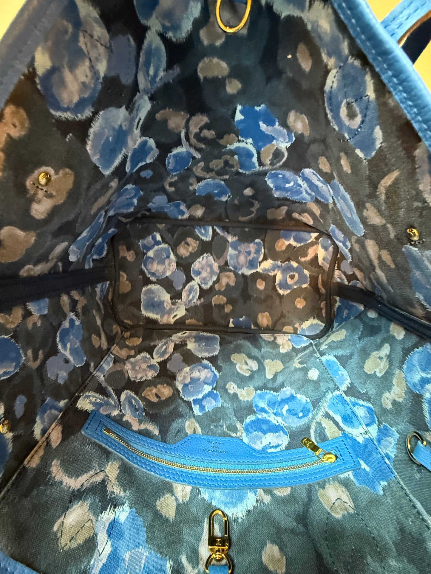 Louis Vuitton Limited Edition MM Neverfull- Great Deal