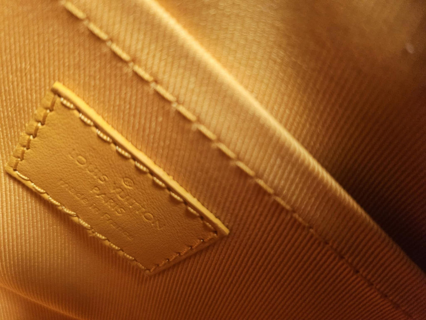 Louis Vuitton The Keepall Bandoulière 25