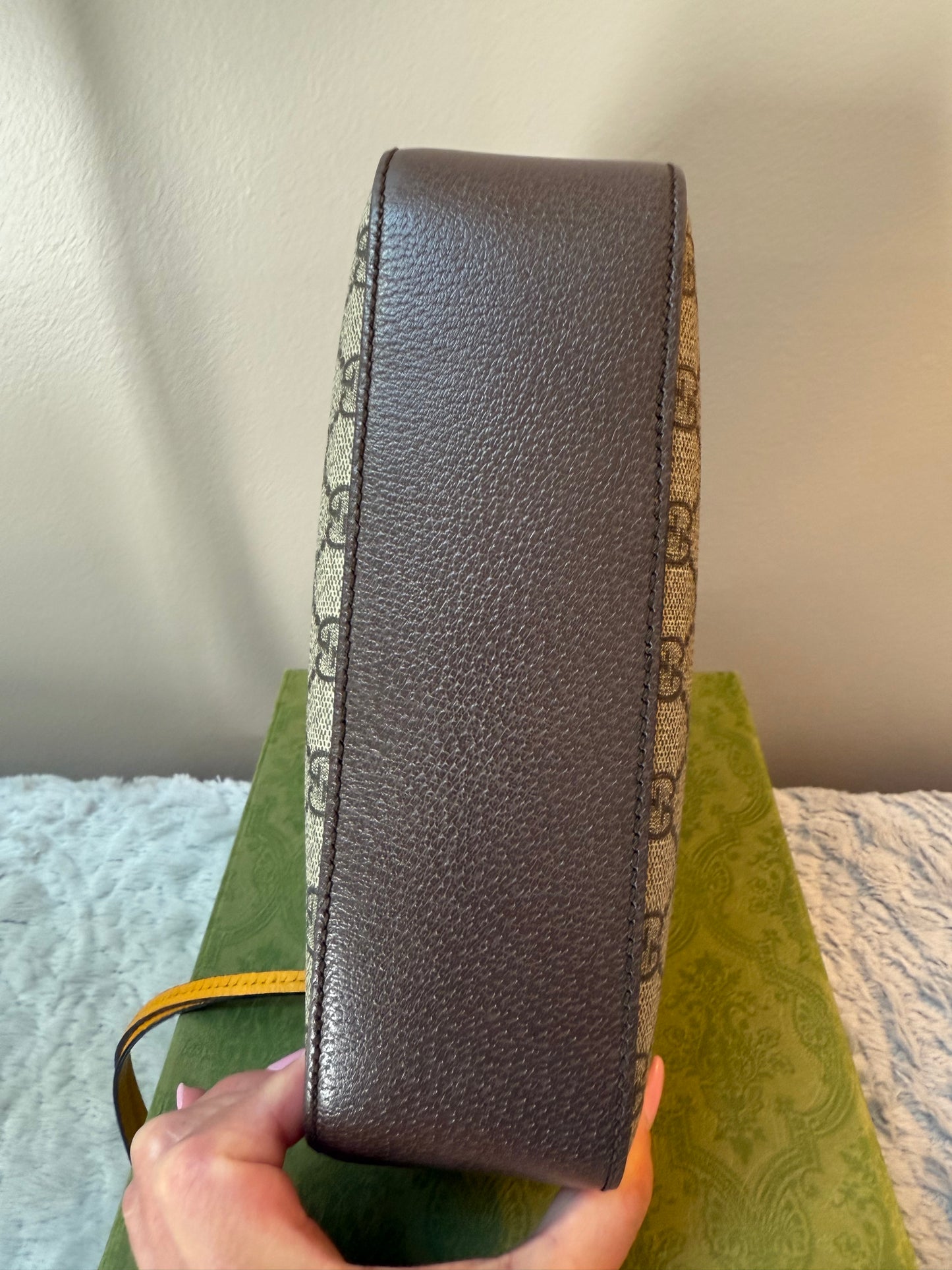 Gucci
GG Supreme Neo (Unisex)