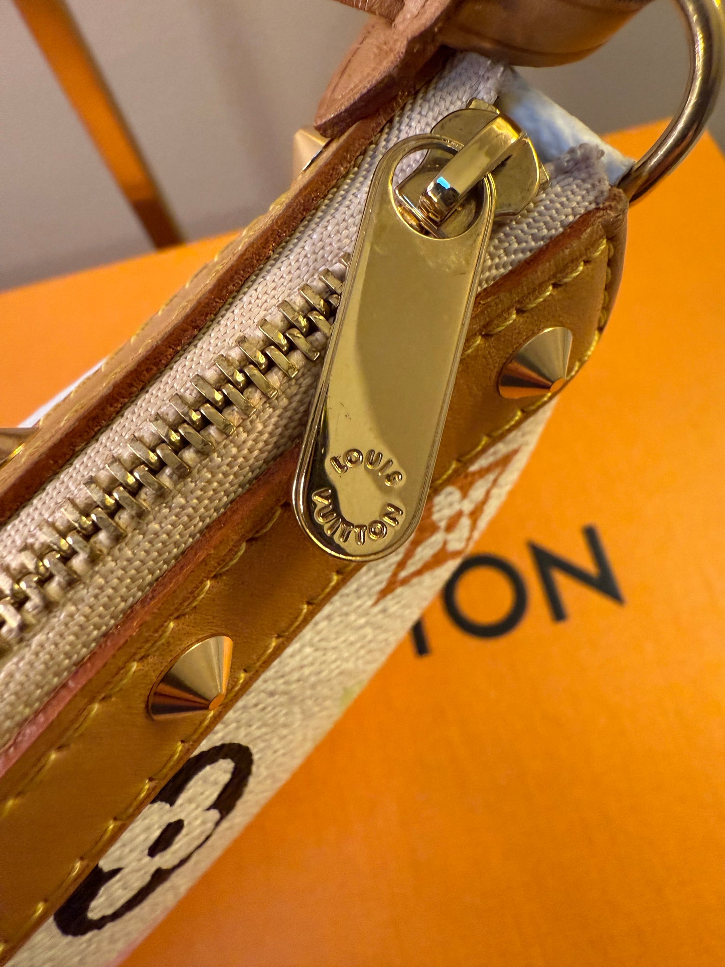 Louis Vuitton
Multicolore Monogram Pochette Accessoires