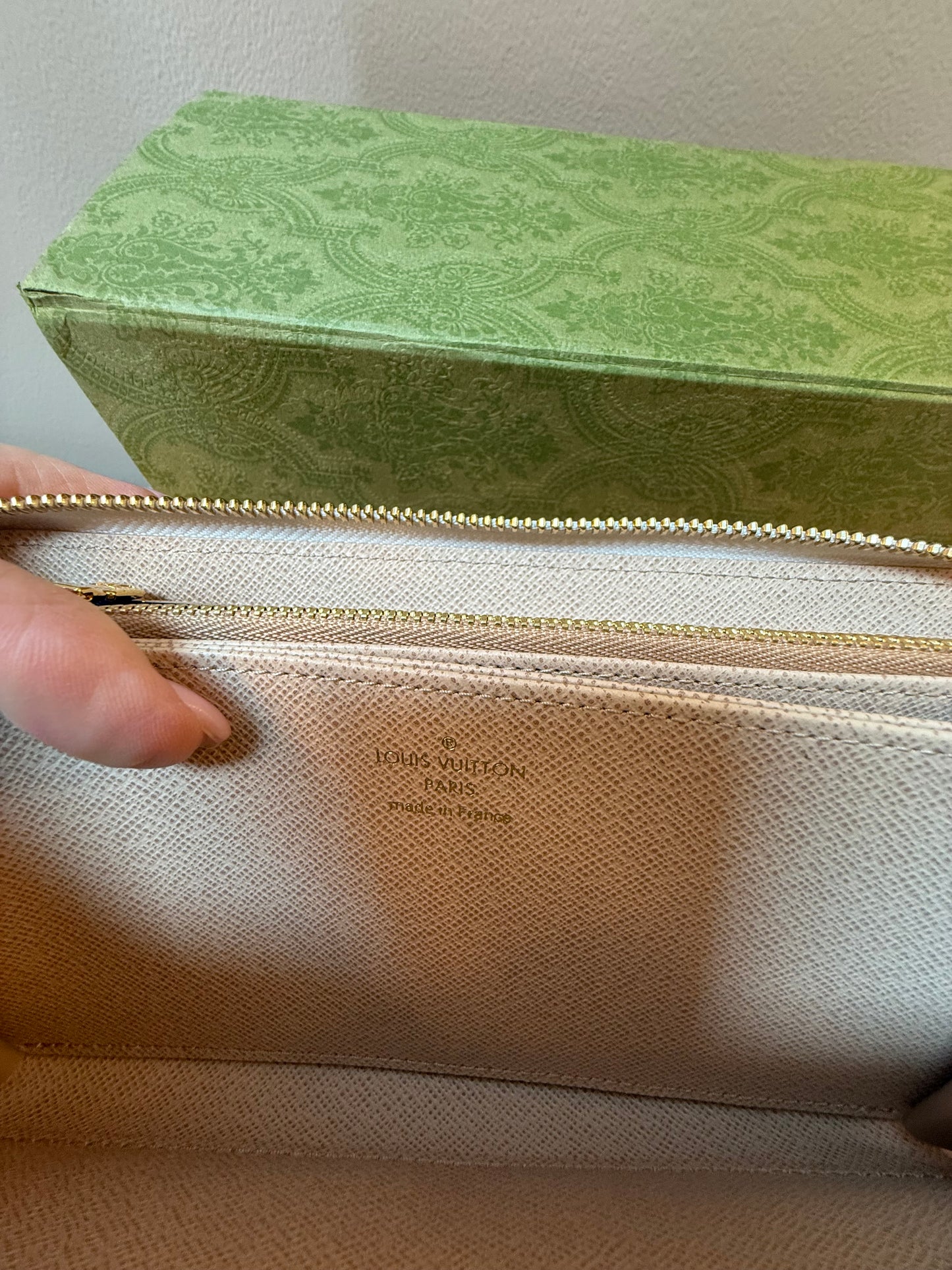 Louis Vuitton Zippy Wallet