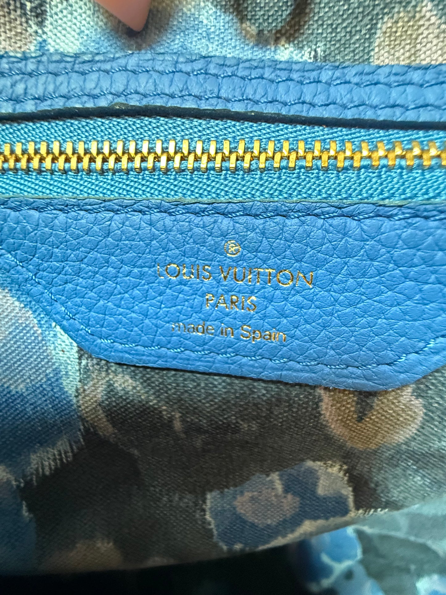 Louis Vuitton Limited Edition MM Neverfull- Great Deal