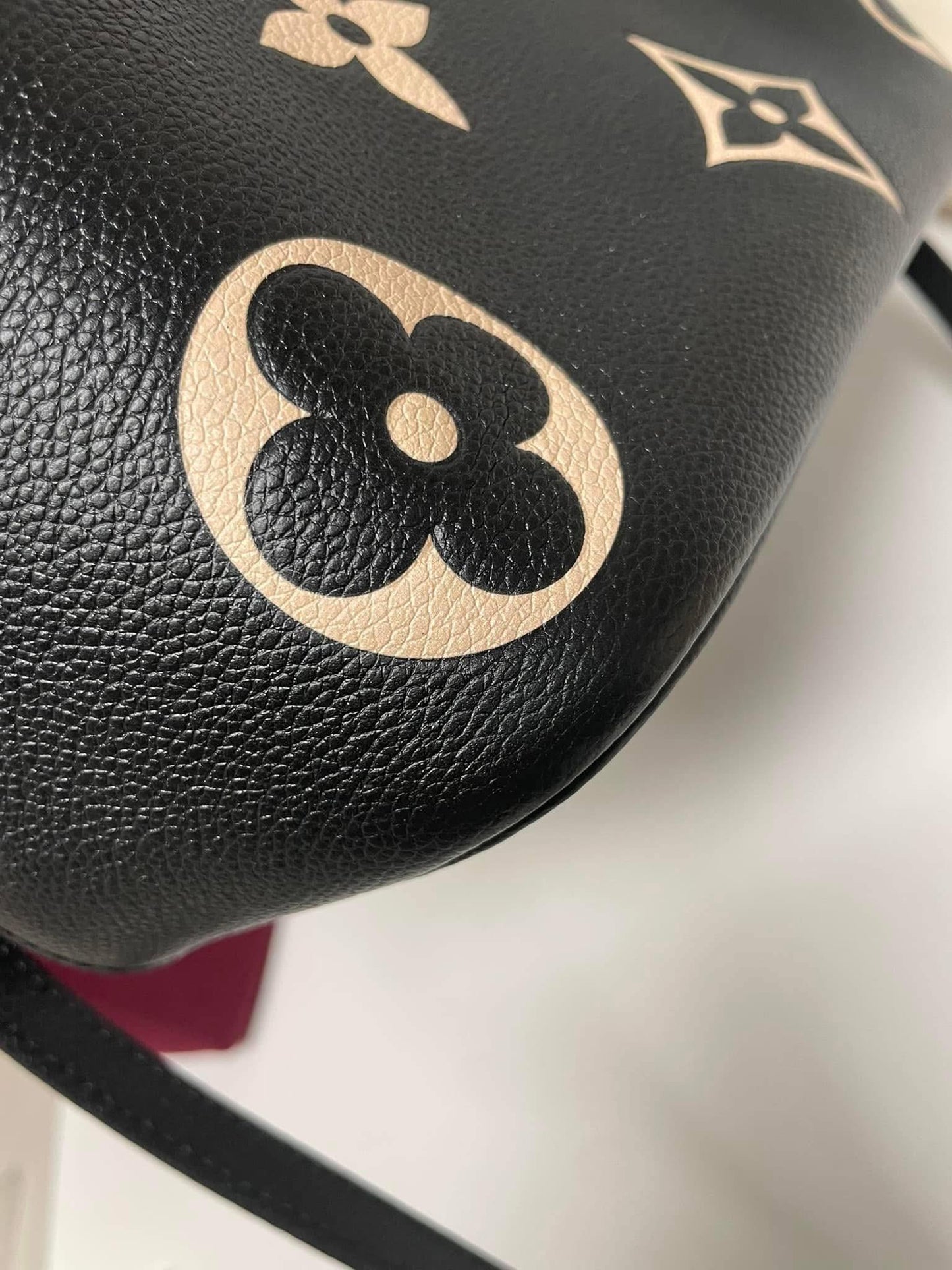 Louis Vuitton NeoNoe MM