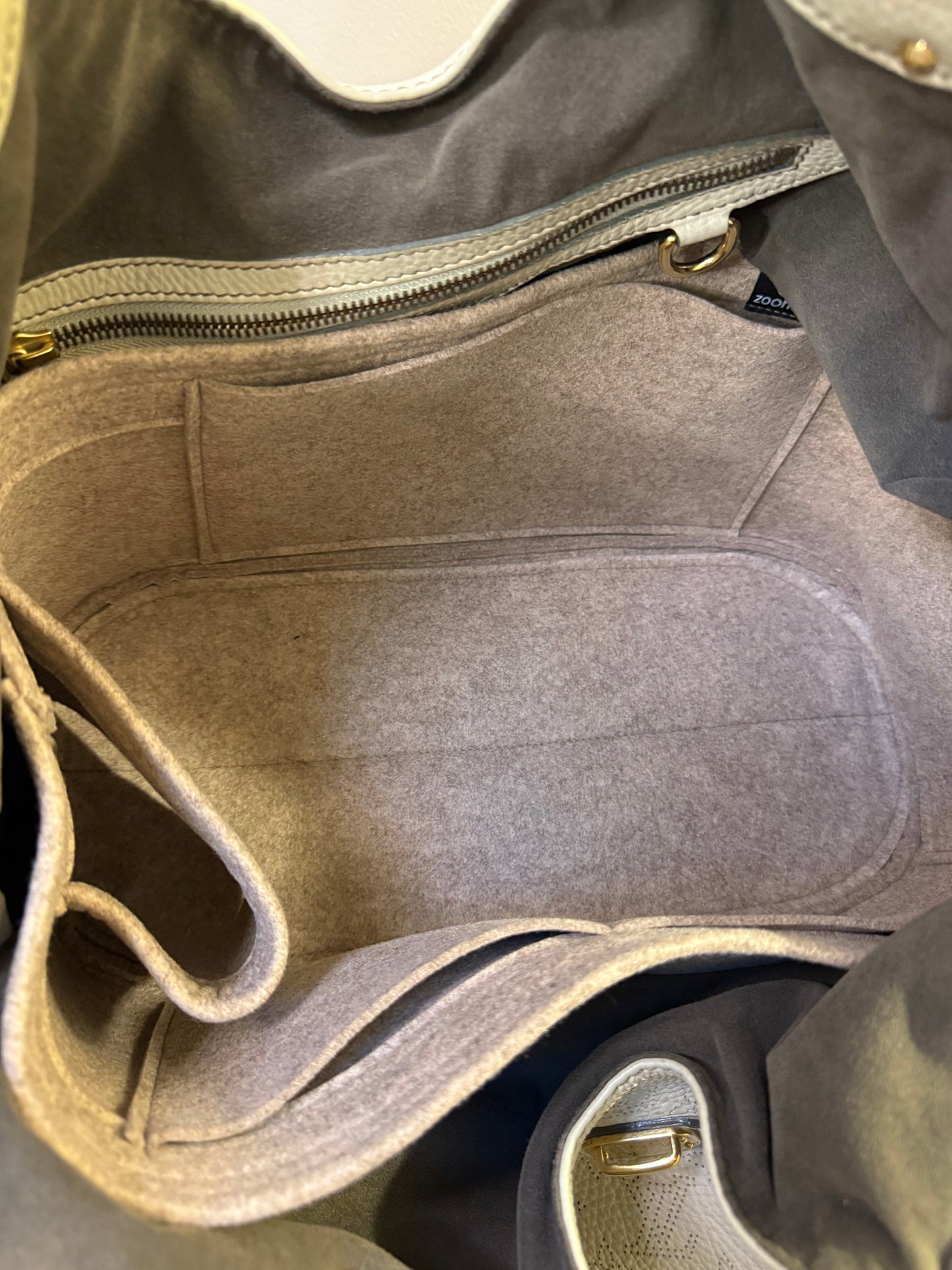Louis Vuitton monogram Mahina Hobo XL