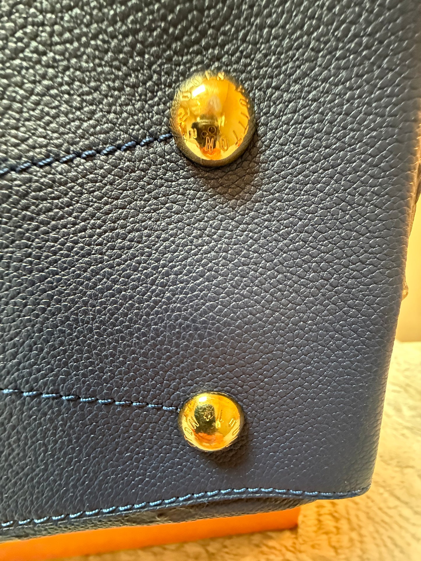 Louis Vuitton Métis Hobo