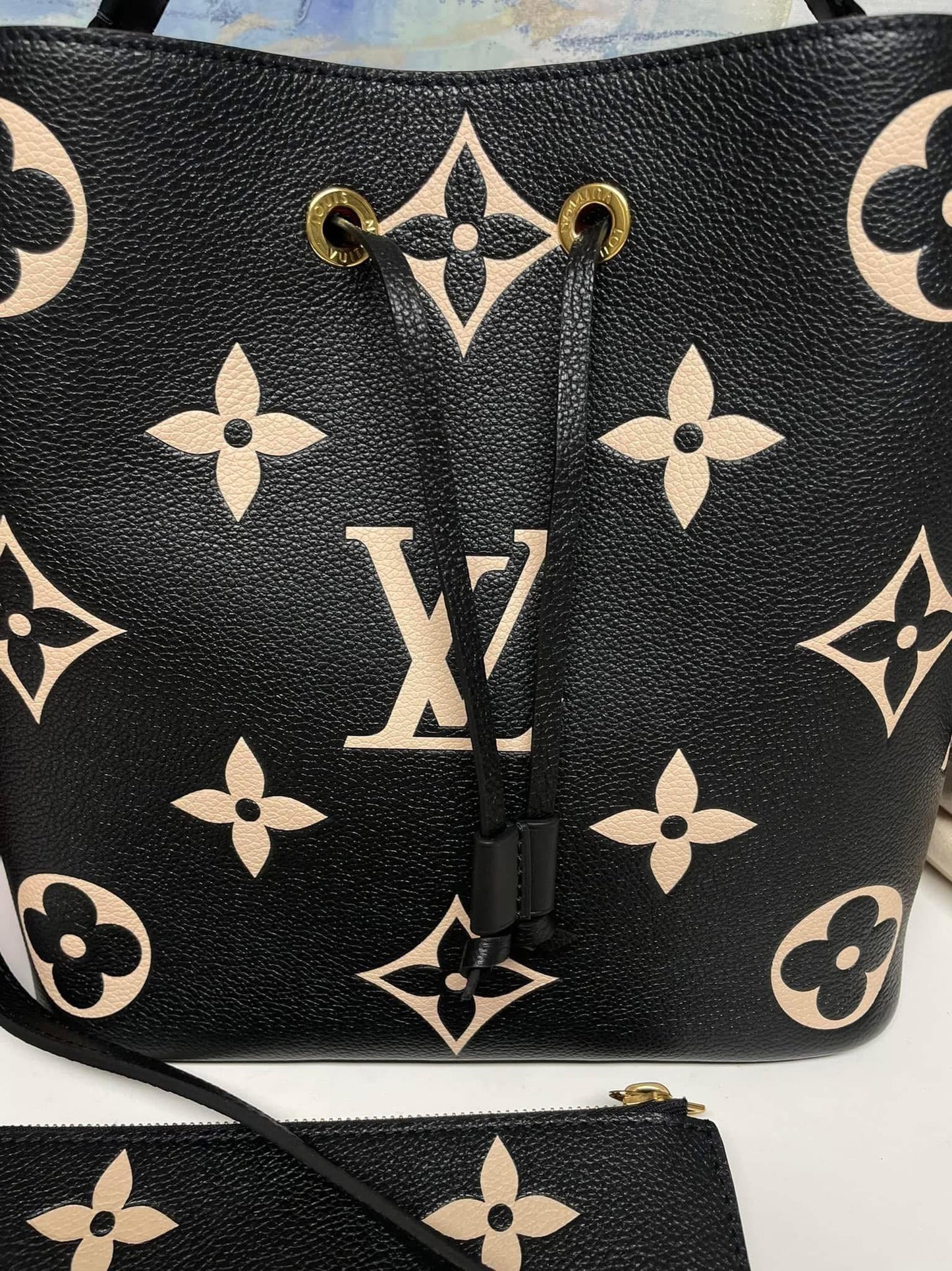 Louis Vuitton NeoNoe MM