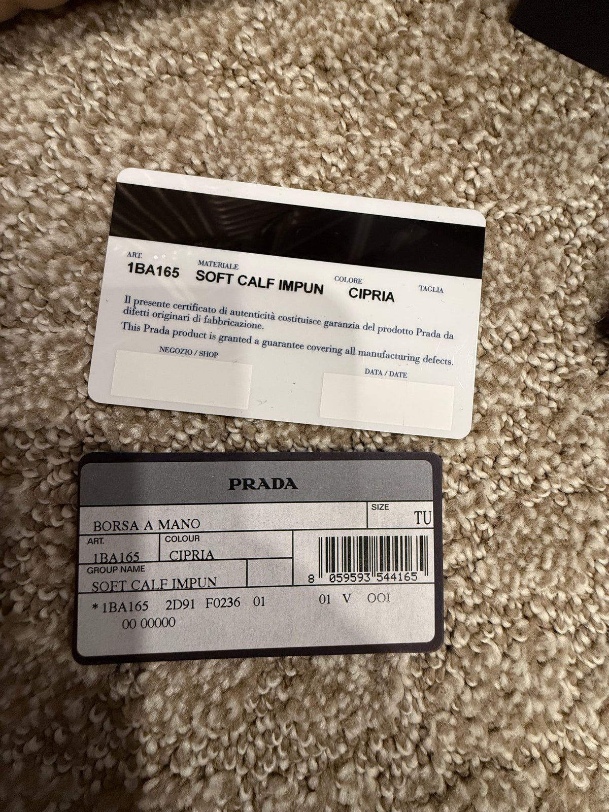 Prada Medium
Signature Diagramme, 2 Way