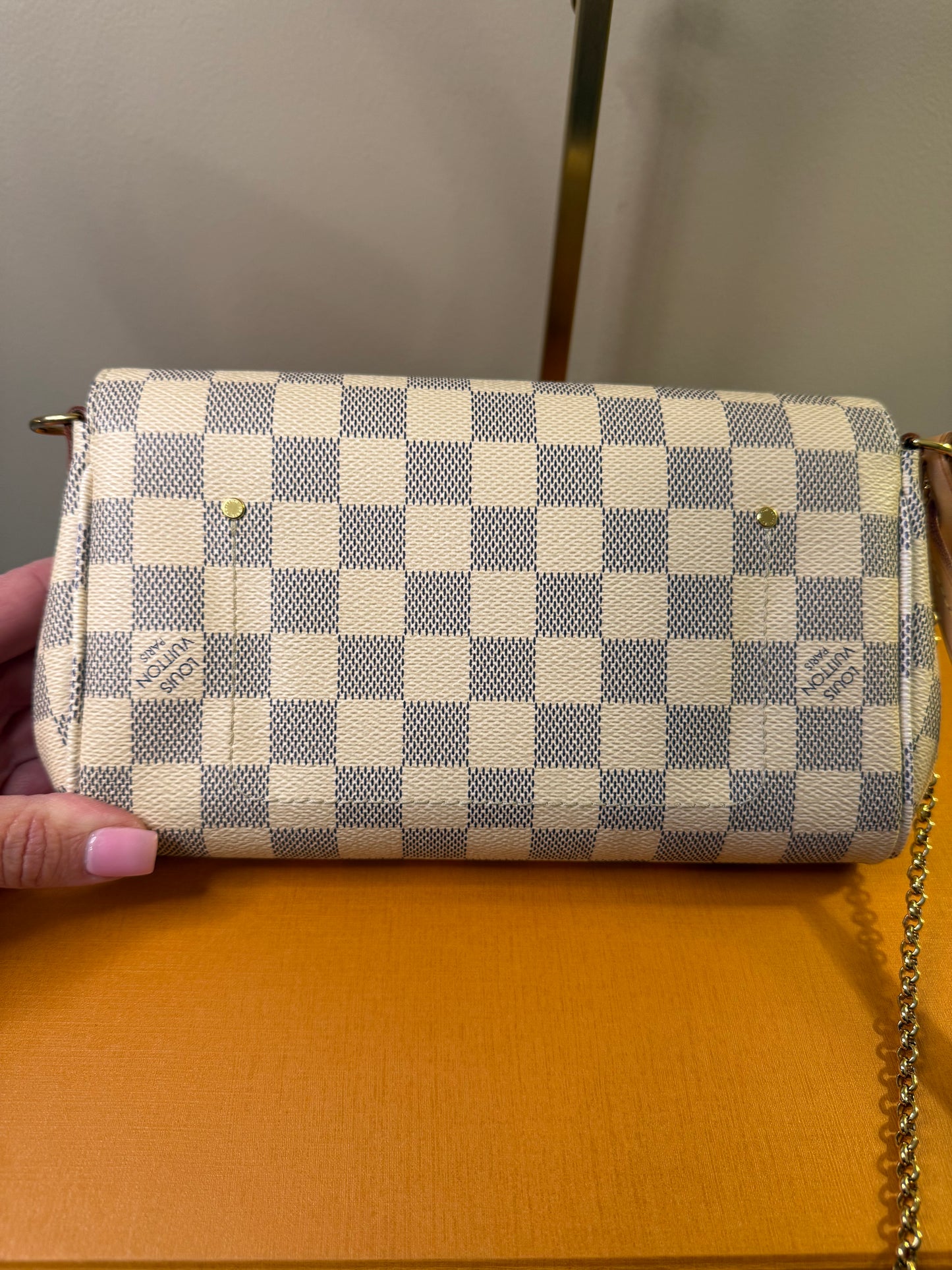 Louis Vuitton
Damier Azur Favorite PM