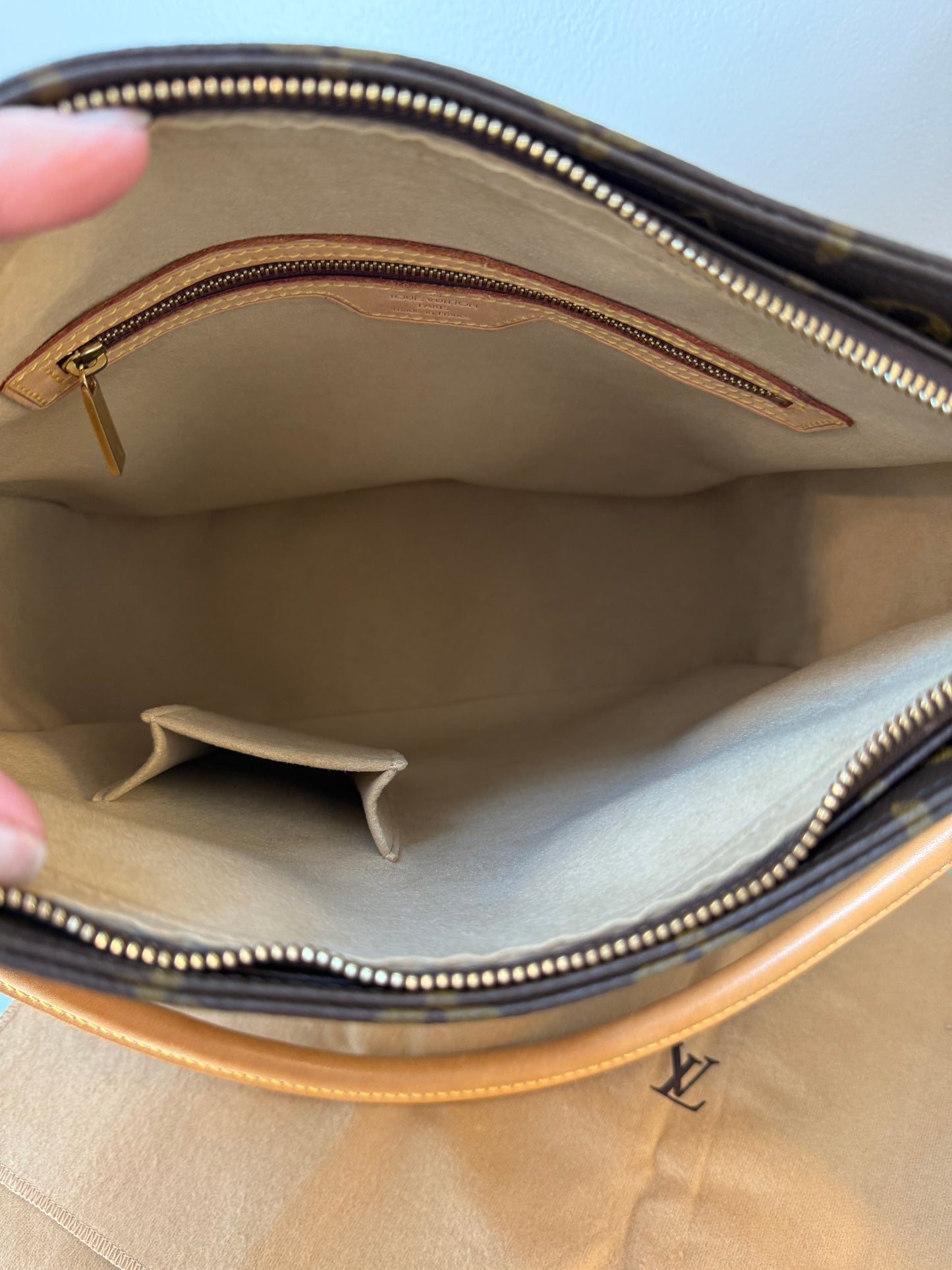 Louis Vuitton Looping GM- Like New