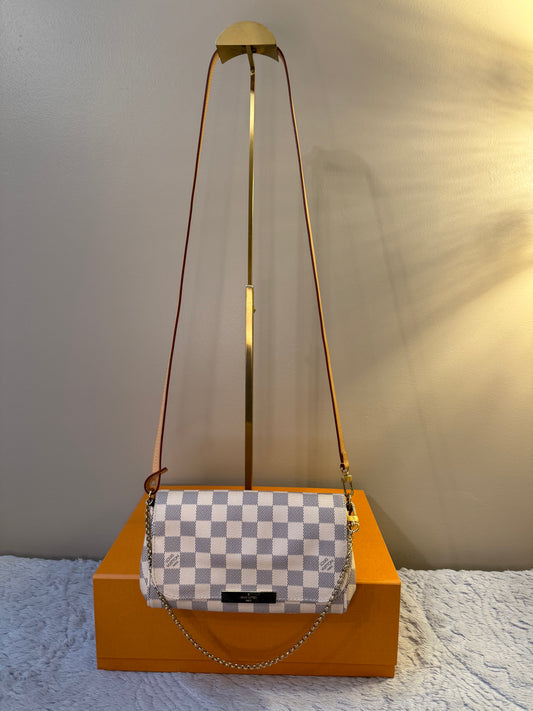 Louis Vuitton
Damier Azur Favorite PM