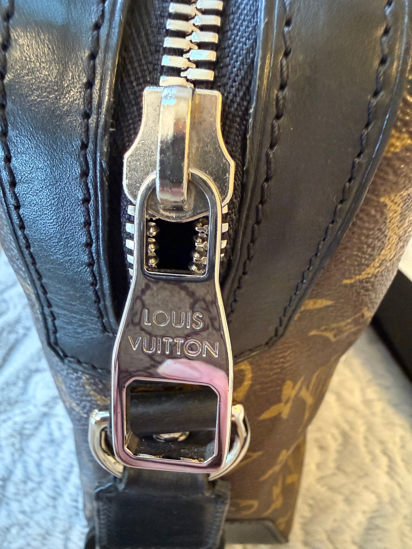 Louis Vuitton
Monogram Macassar Torres GM w/Strap