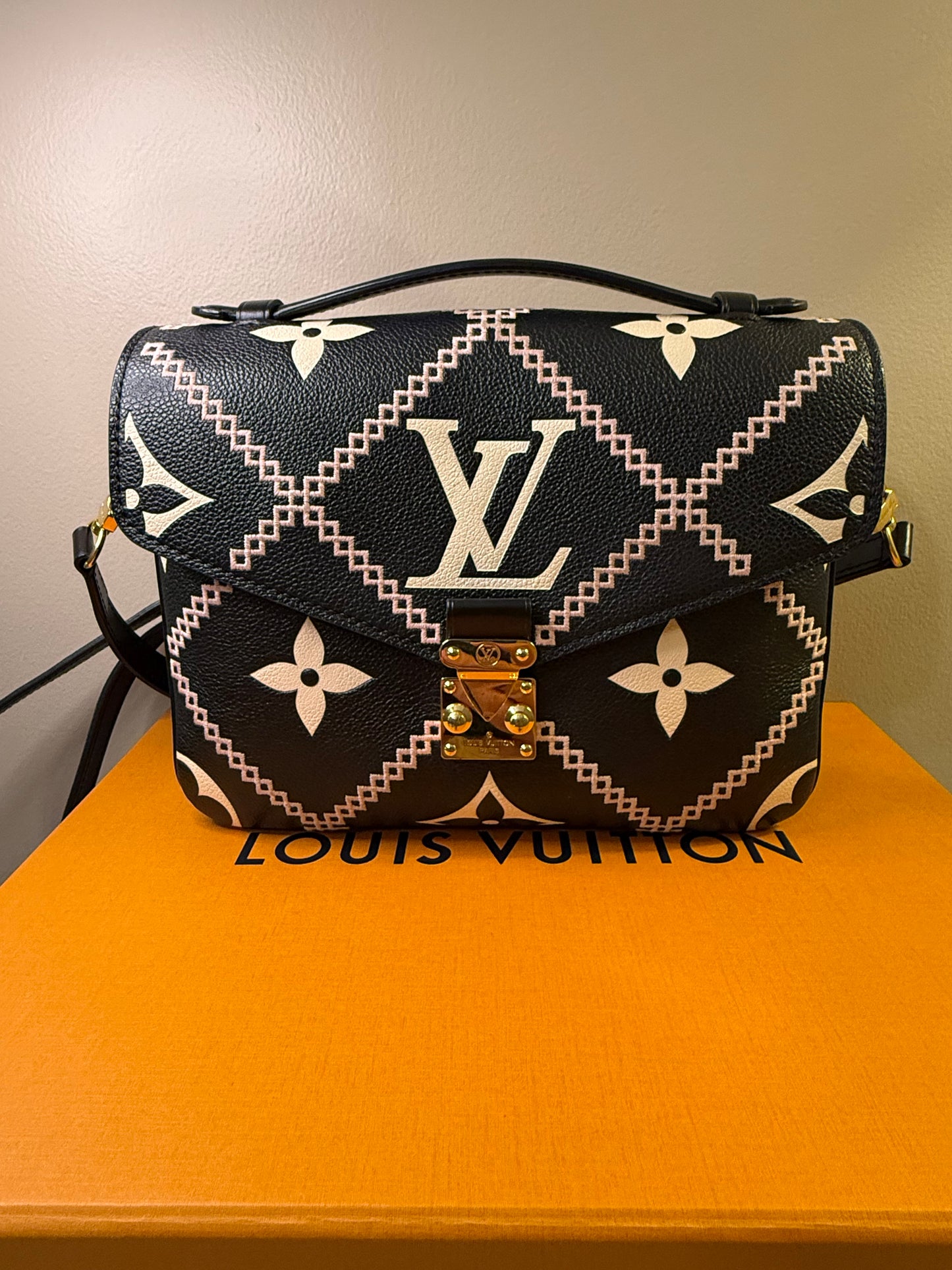 Louis Vuitton Pochette Metis Monogram Empreinte Giant Broderies