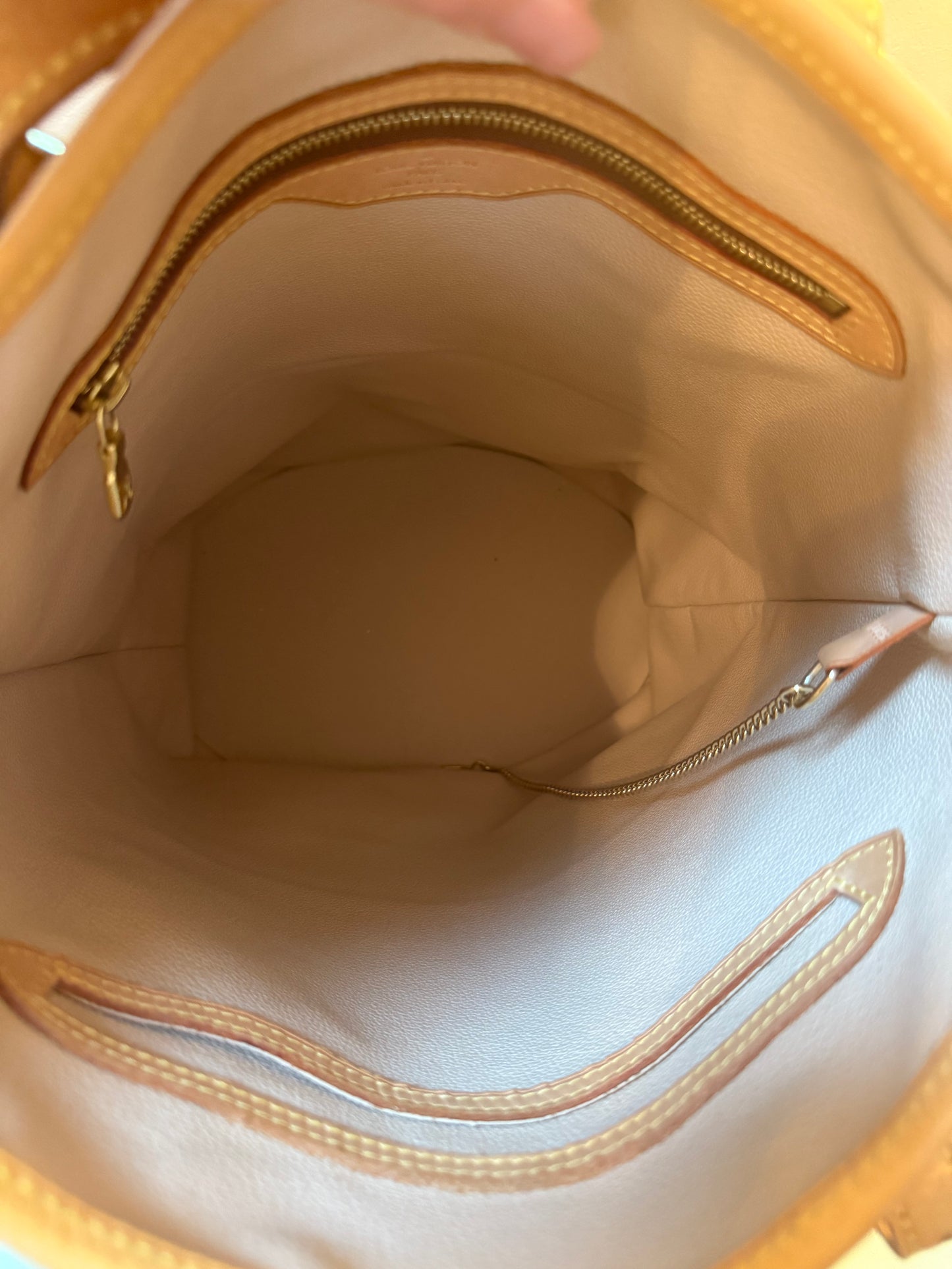 Louis Vuitton Monogram Bucket GM with pouch