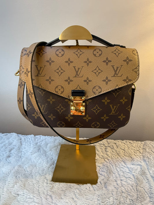 Louis Vuitton Monogram Reverse Pochette Métis