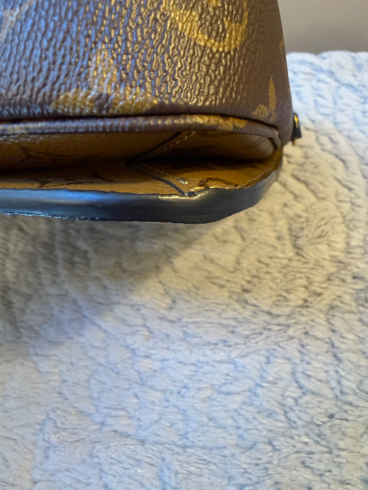 Louis Vuitton Monogram Reverse Pochette Métis