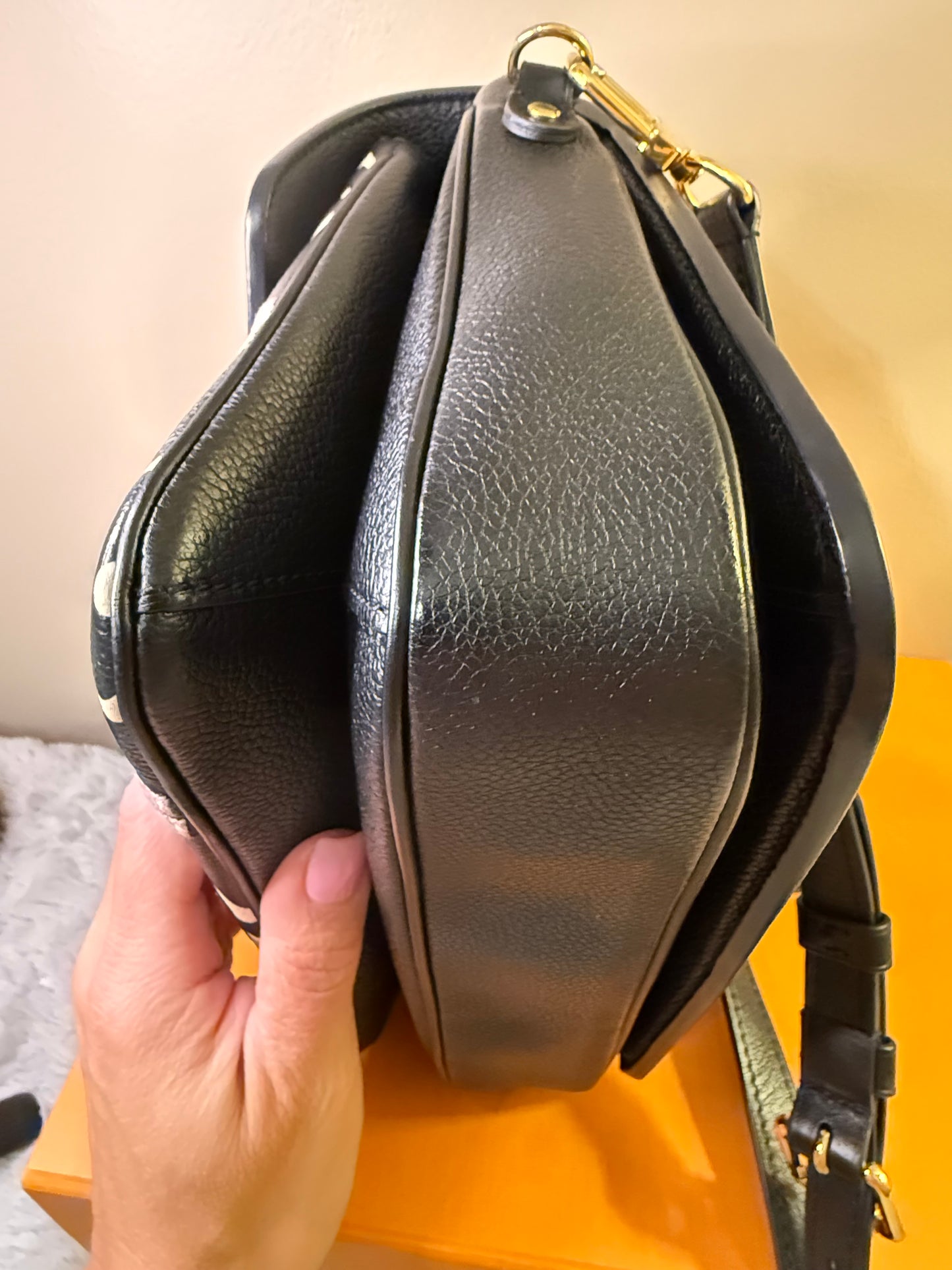 Louis Vuitton Pochette Metis Monogram Empreinte Giant Broderies