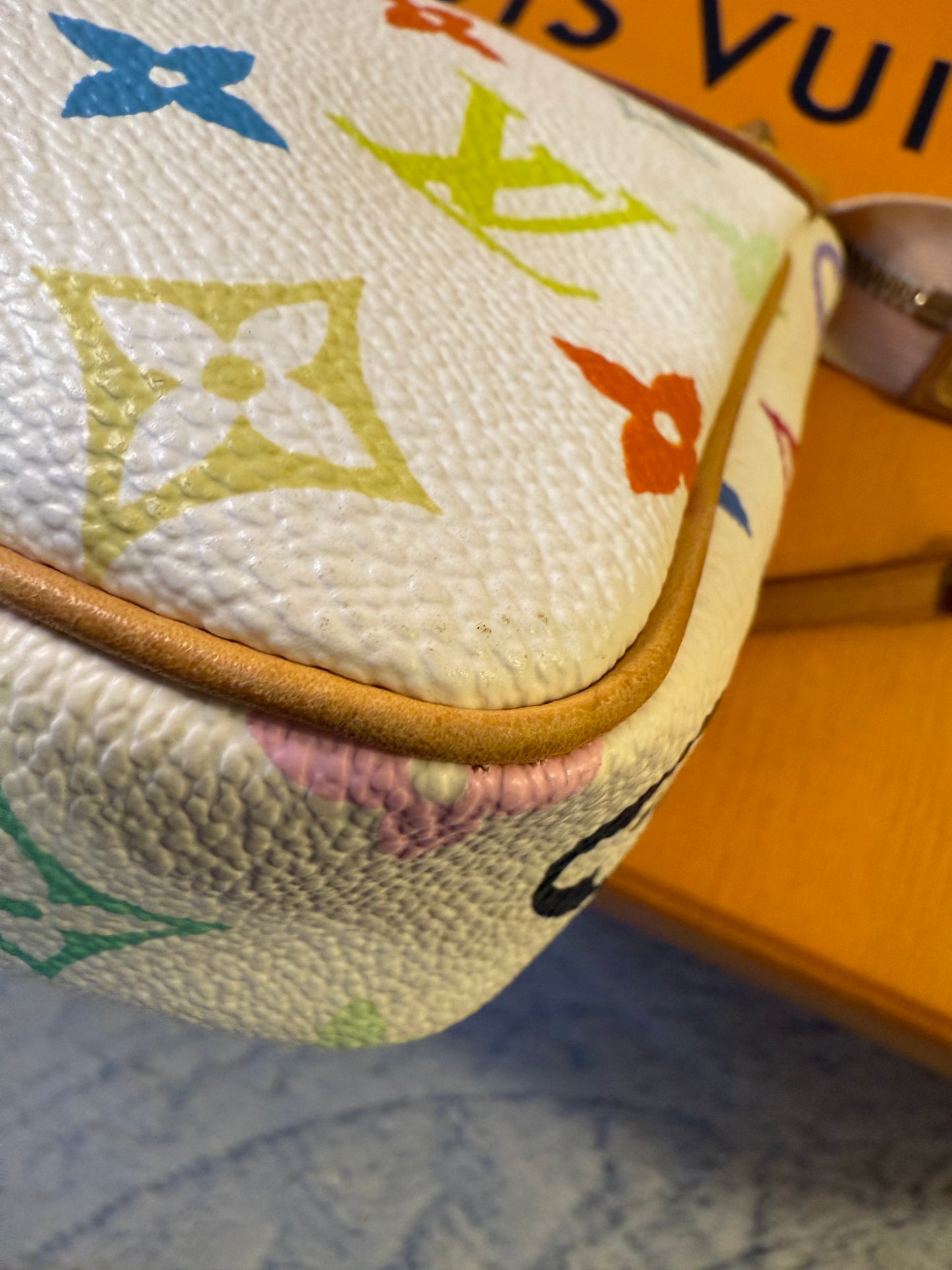 Louis Vuitton
Multicolore Monogram Pochette Accessoires