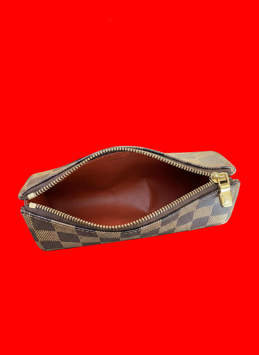 Louis Vuitton
Damier Ebene Papillon Pochette-would make a great gift!
