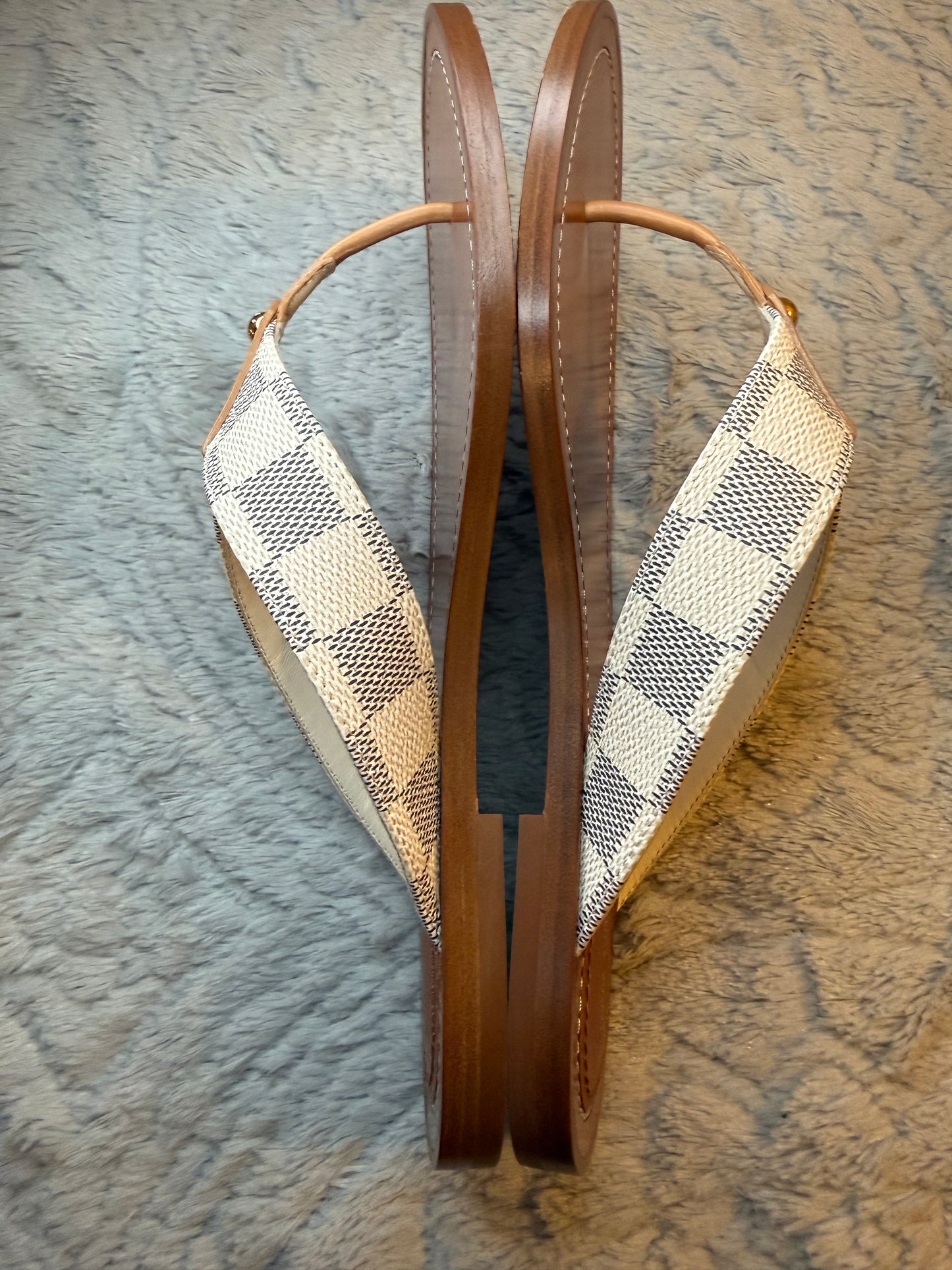 Louis Vuitton Sunny Flat Thong, Damier Azur 38.5