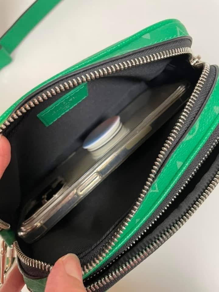 Louis Vuitton Alpha Wearable Wallet in Taigarama (Unisex)