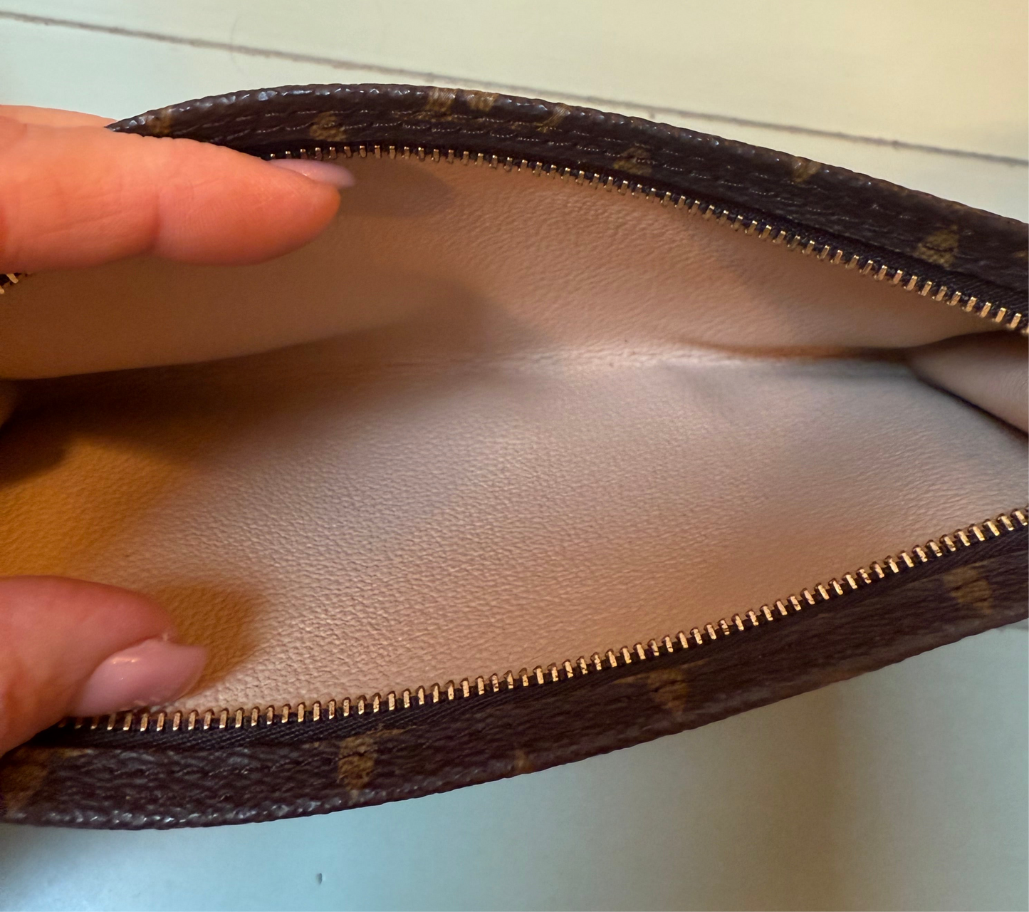 Louis Vuitton Monogram Bucket GM with pouch
