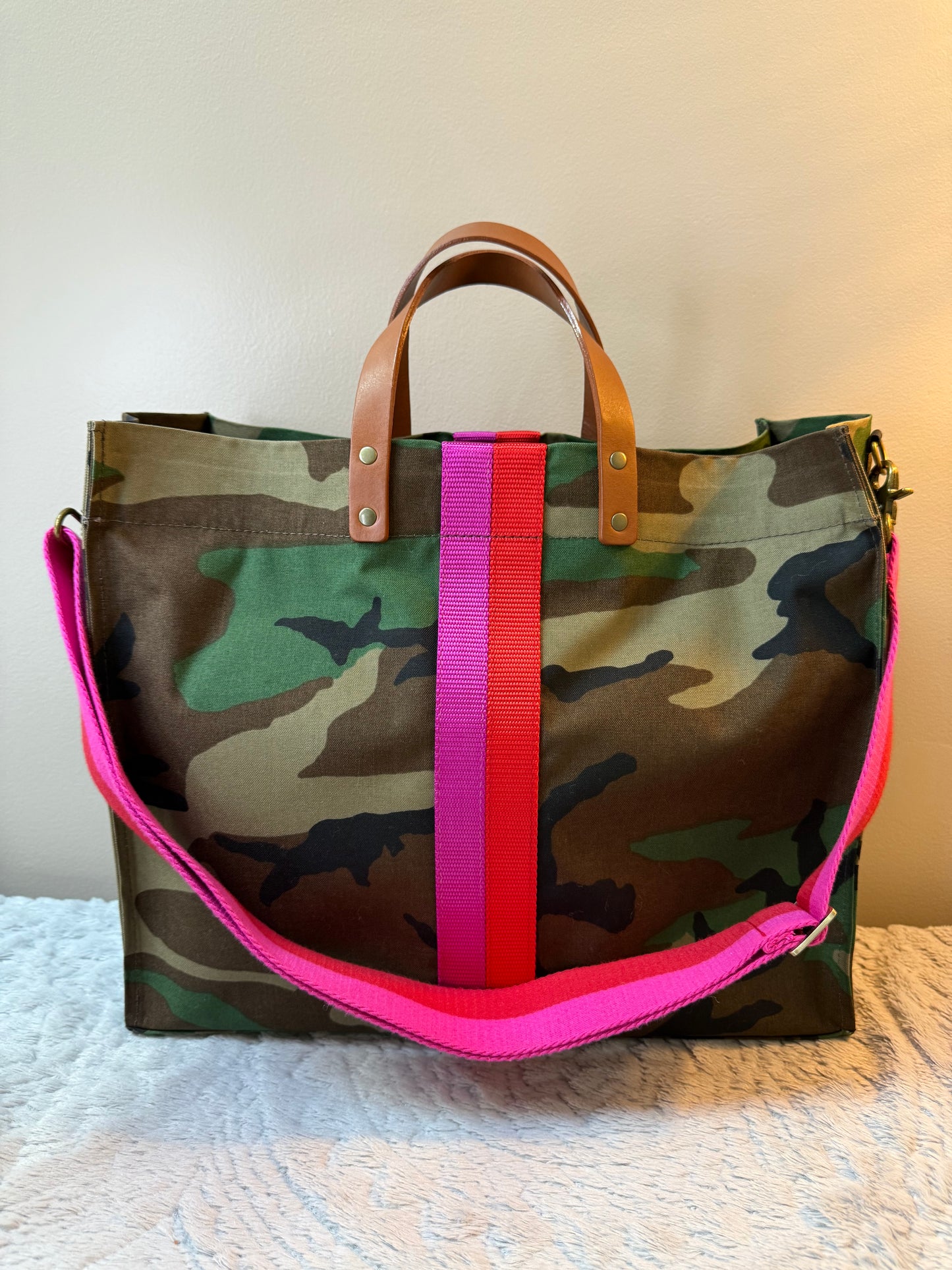 Parker Thatch XL Camouflage Mimi with Shoulder Strap