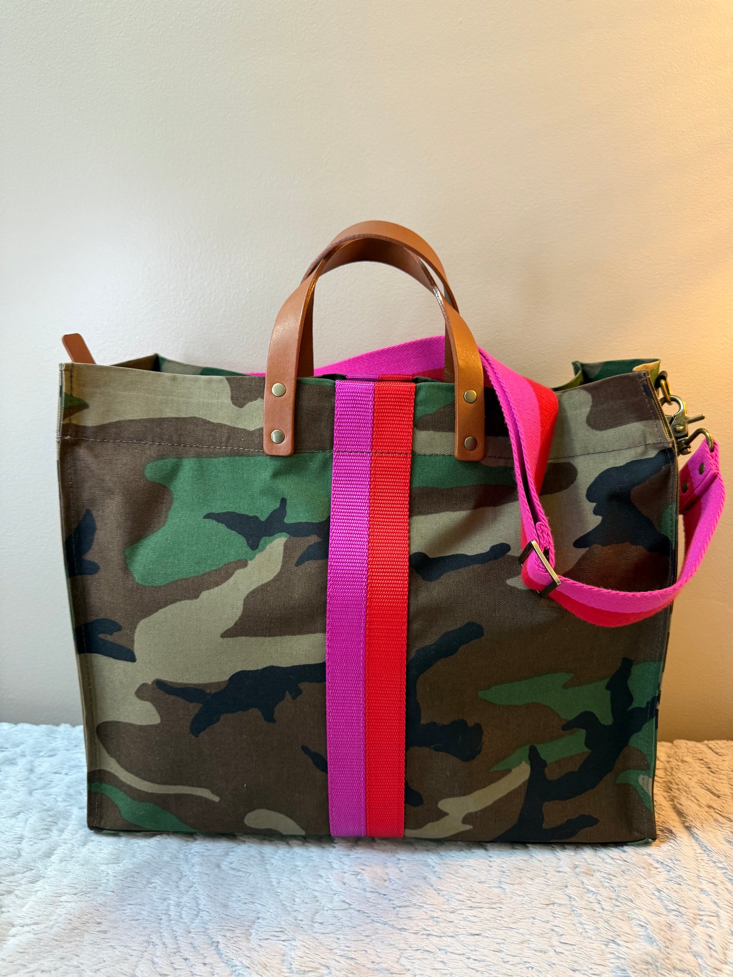 Parker Thatch XL Camouflage Mimi with Shoulder Strap