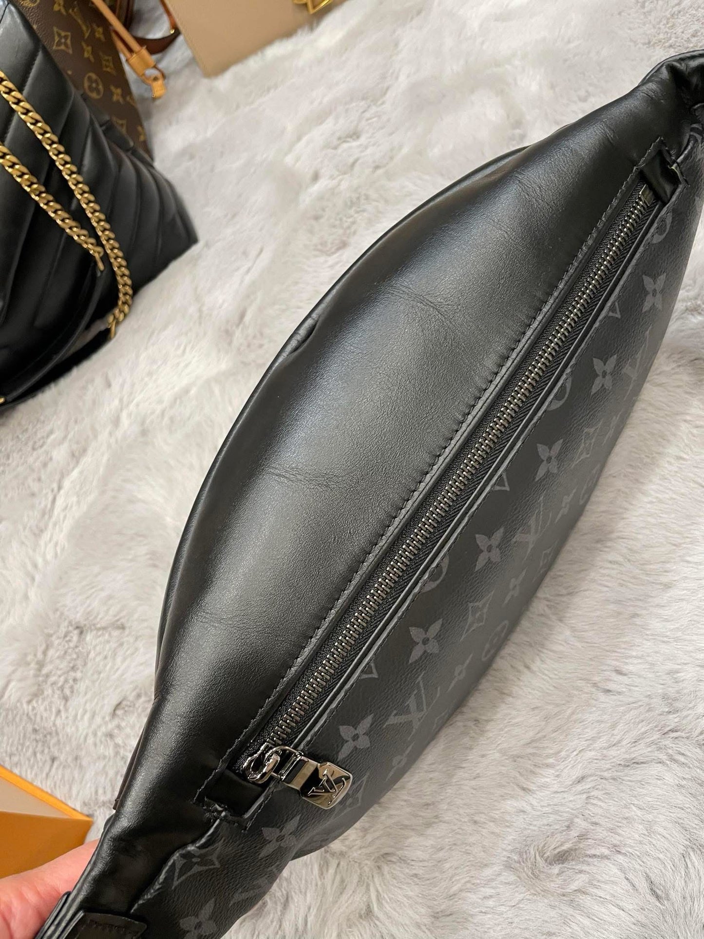 Louis Vuitton Discovery Bumbag Monogram Eclipse Canvas