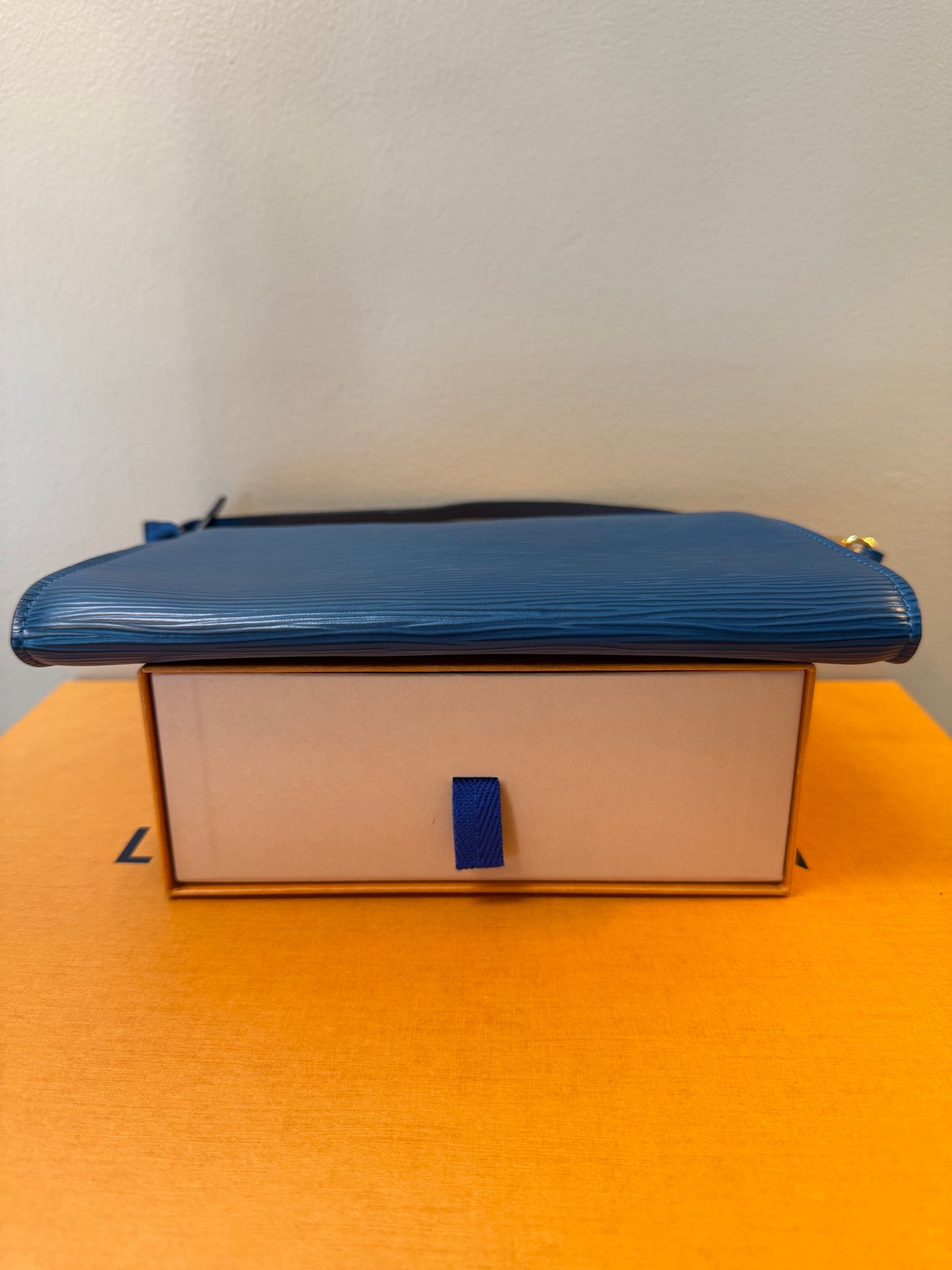 Louis Vuitton Epi Pochette