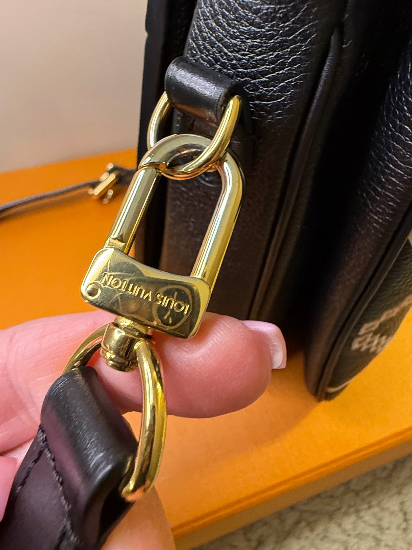 Louis Vuitton Pochette Metis Monogram Empreinte Giant Broderies