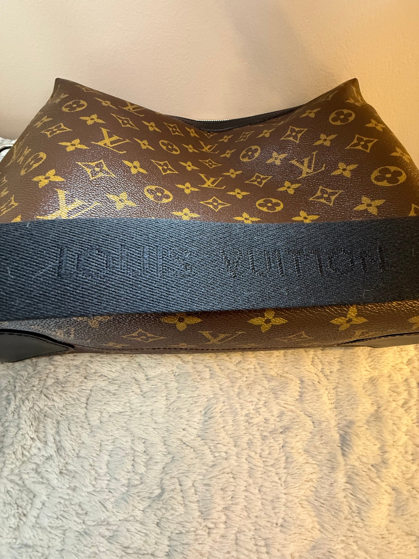 Louis Vuitton
Monogram Macassar Torres GM w/Strap