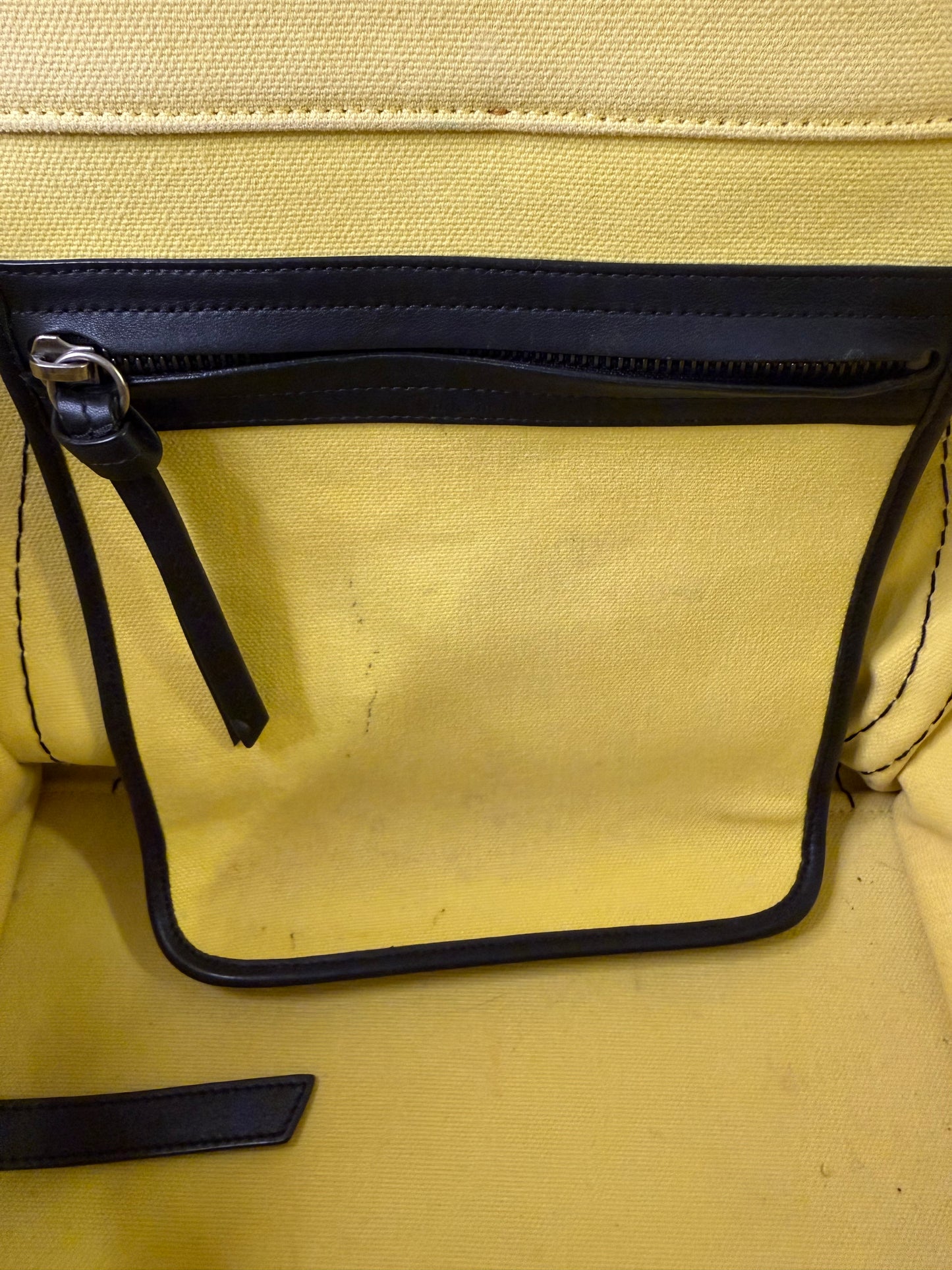 CELINE
Luggage Phantom cloth handbag
