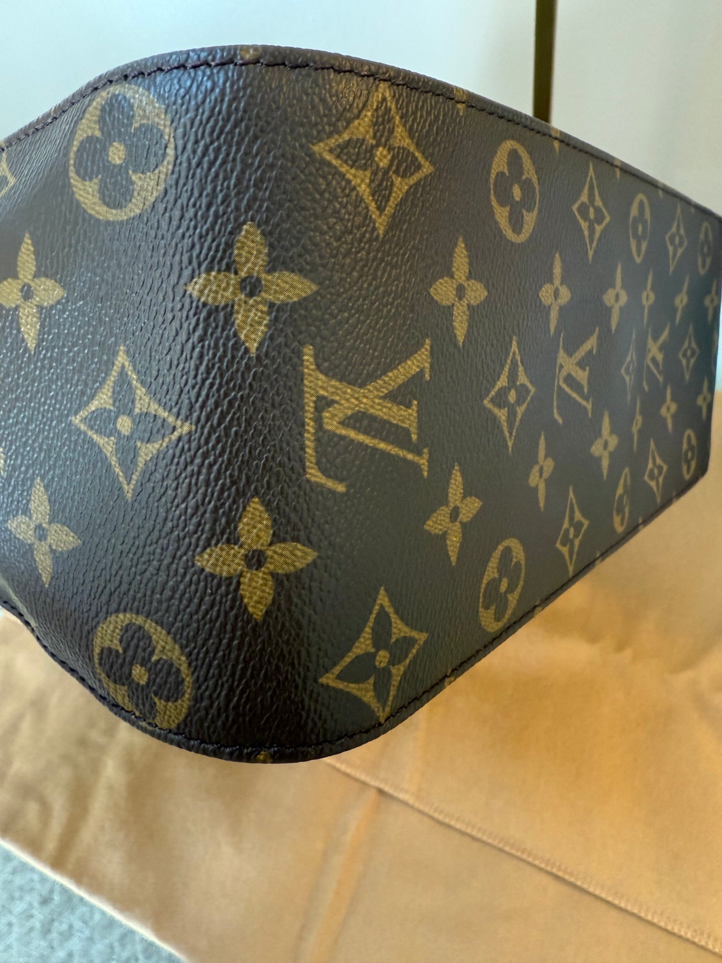 Louis Vuitton Looping GM- Like New