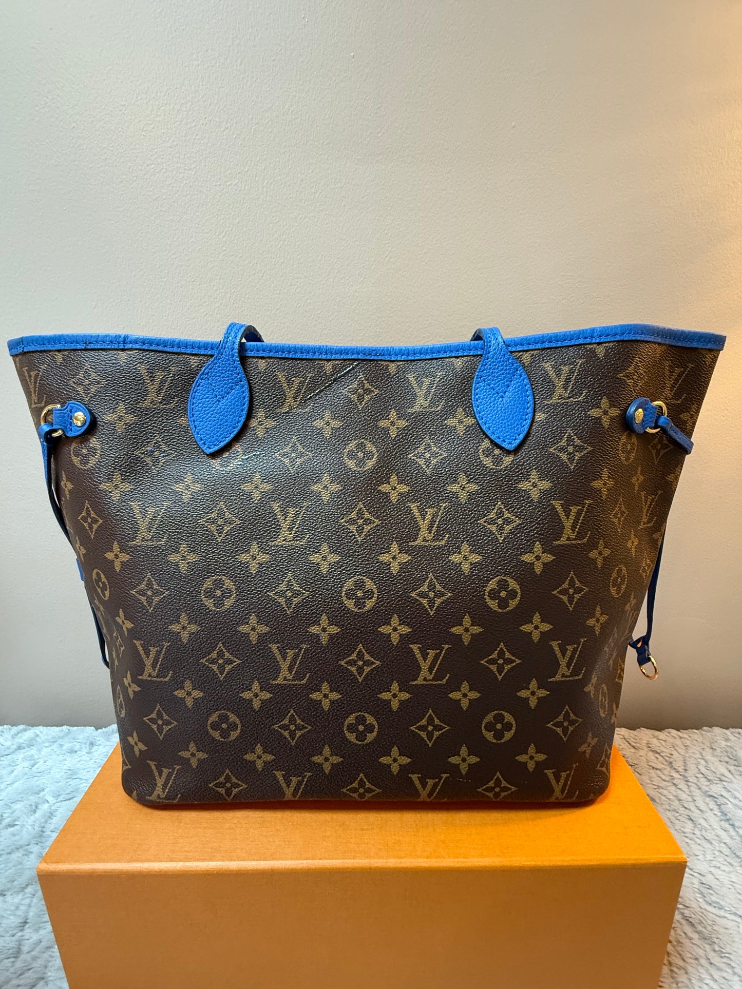 Louis Vuitton Limited Edition MM Neverfull- Great Deal
