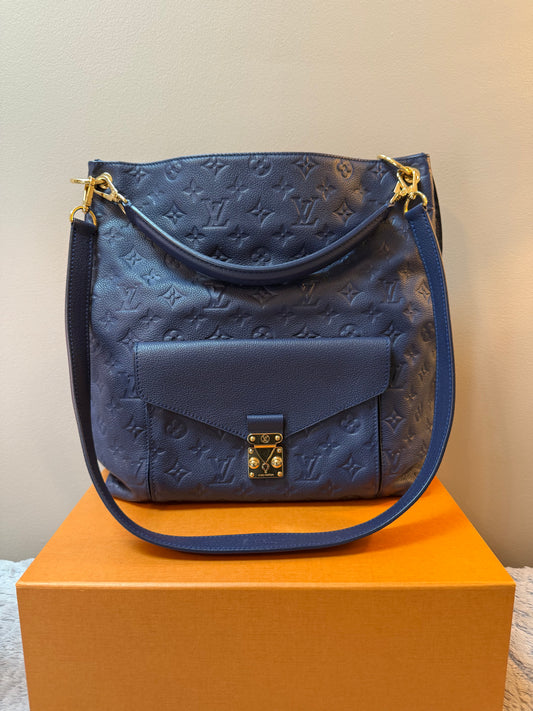 Louis Vuitton Métis Hobo