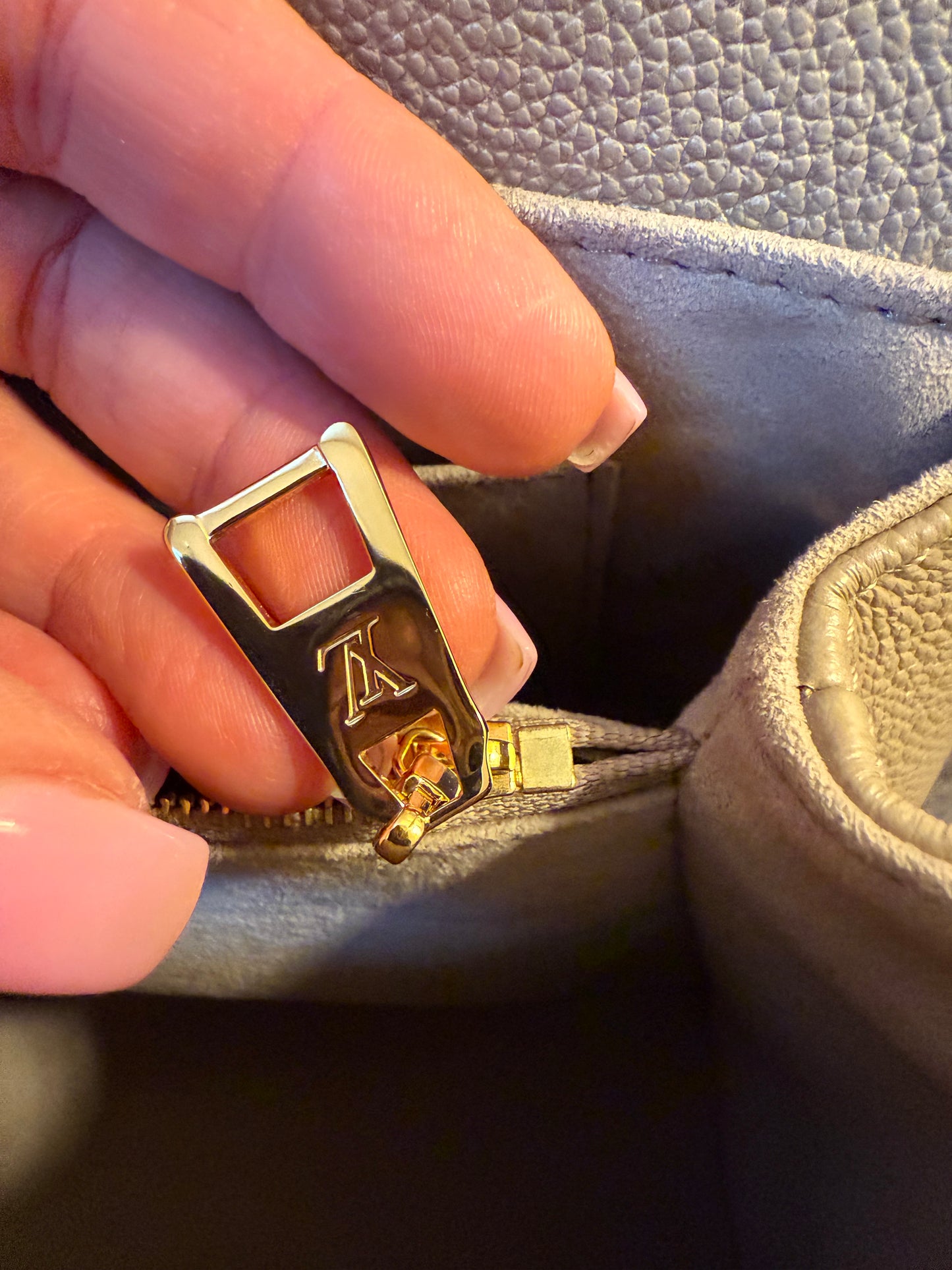Louis Vuitton Madeleine MM -like new, currently sold out