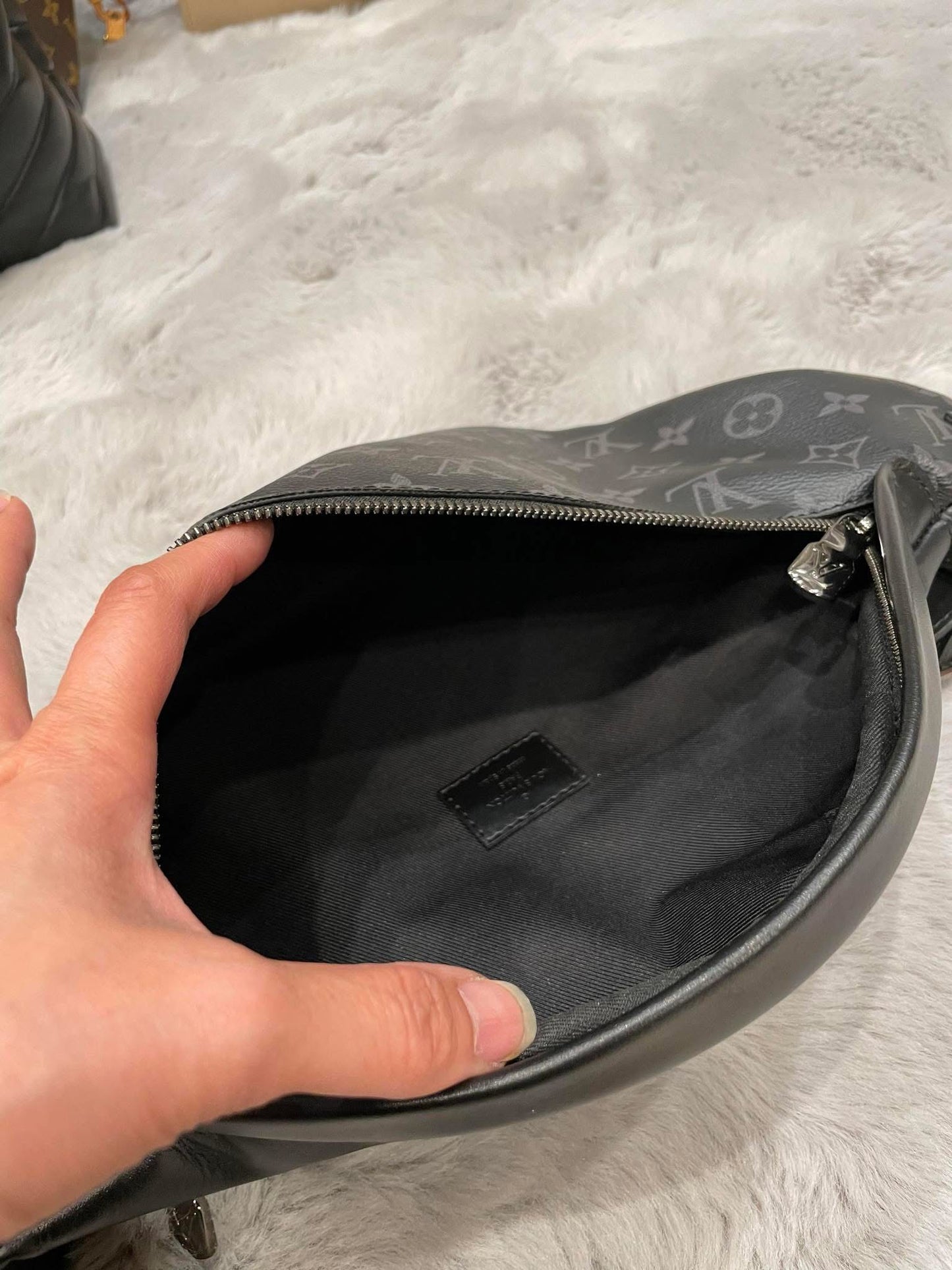 Louis Vuitton Discovery Bumbag Monogram Eclipse Canvas