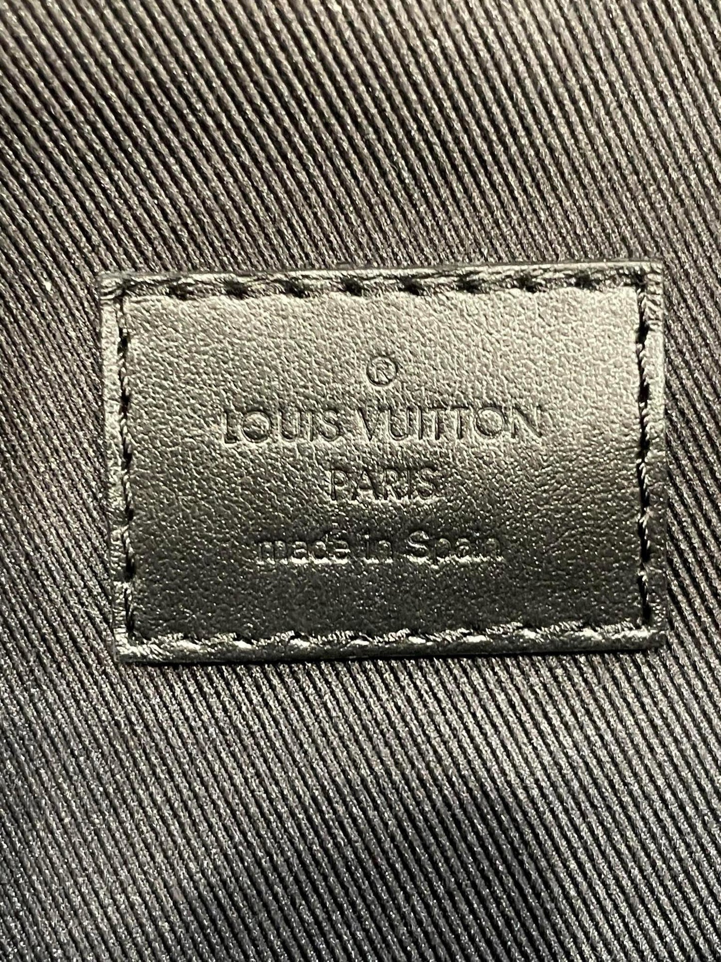 Louis Vuitton Discovery Bumbag Monogram Eclipse Canvas
