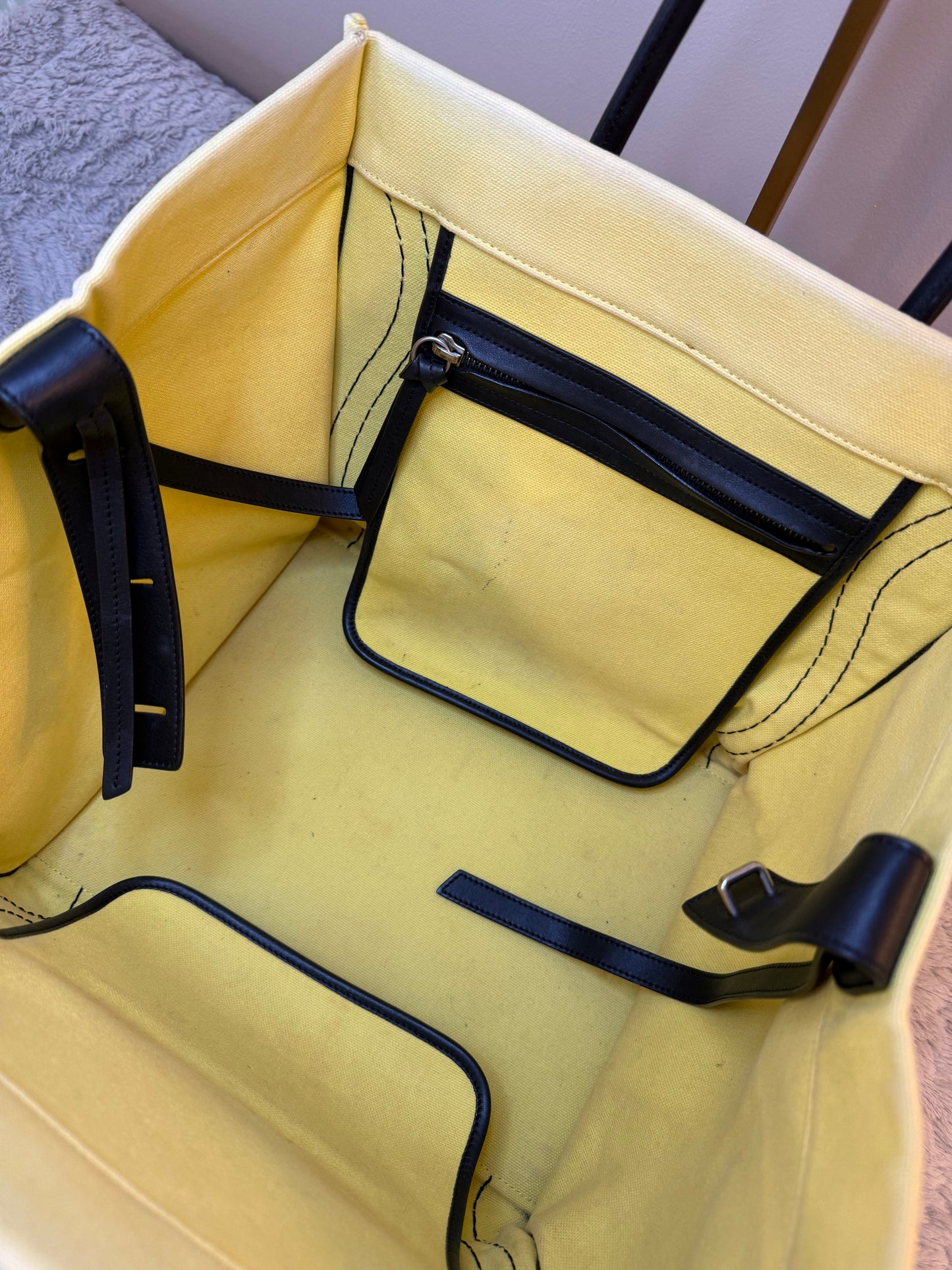 CELINE
Luggage Phantom cloth handbag