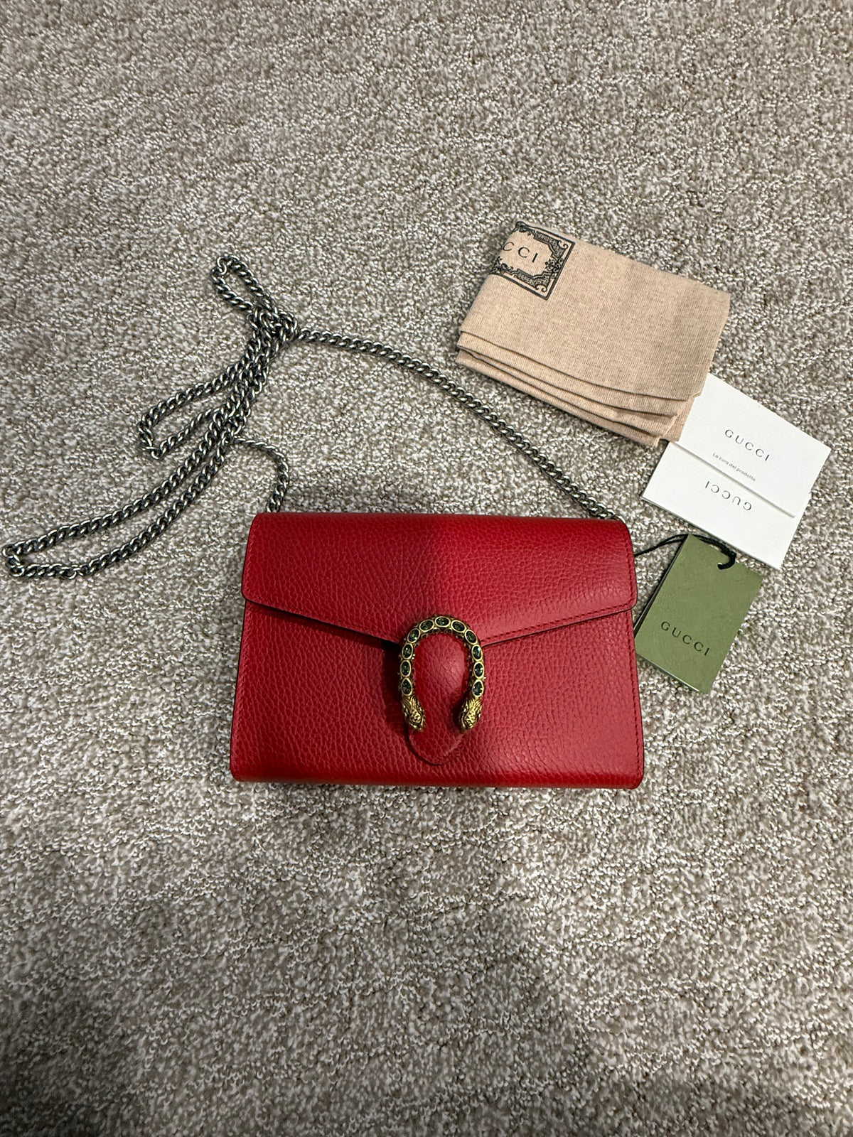 Gucci
Dionysus Chain Wallet Leather with Embellished Detail